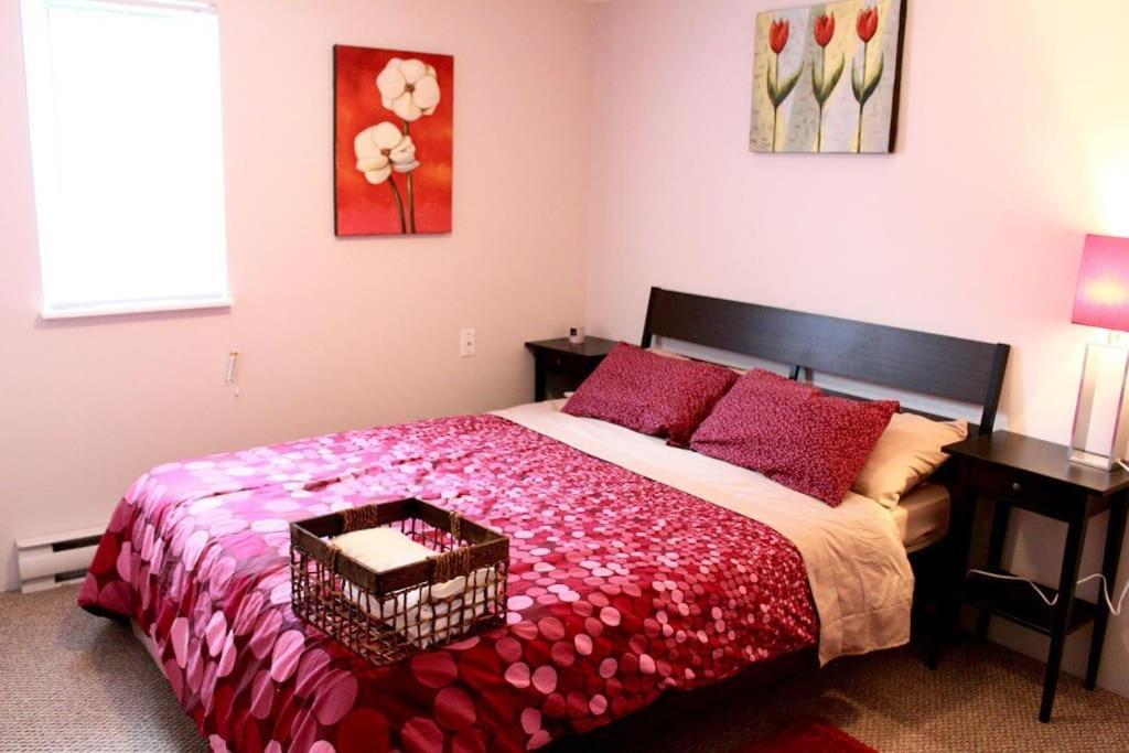 Artistic Apartment Near Downtown فكتوريا المظهر الخارجي الصورة